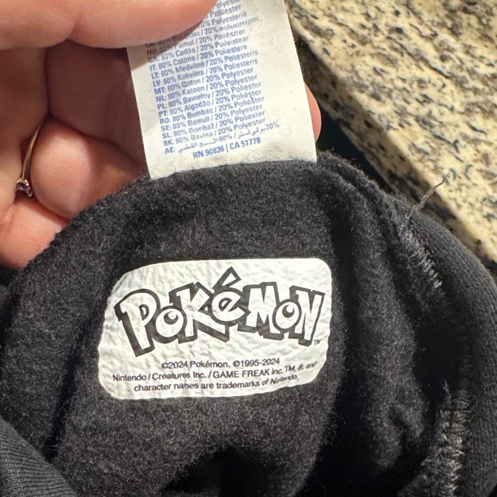 🆕 Pokemon Pokeball Pikachu Hoodie. 2XL. Brand New!💥 - Picture 5 of 5